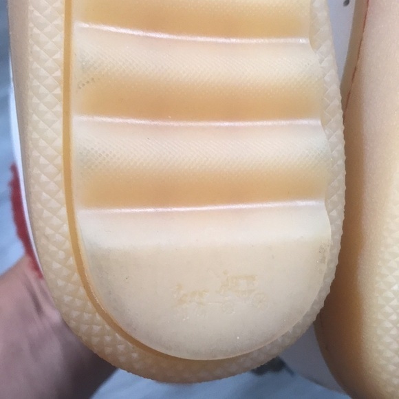 Coach G1493 White Leather High Top Red Shearling Sneaker Size 8 - Picture 12 of 13